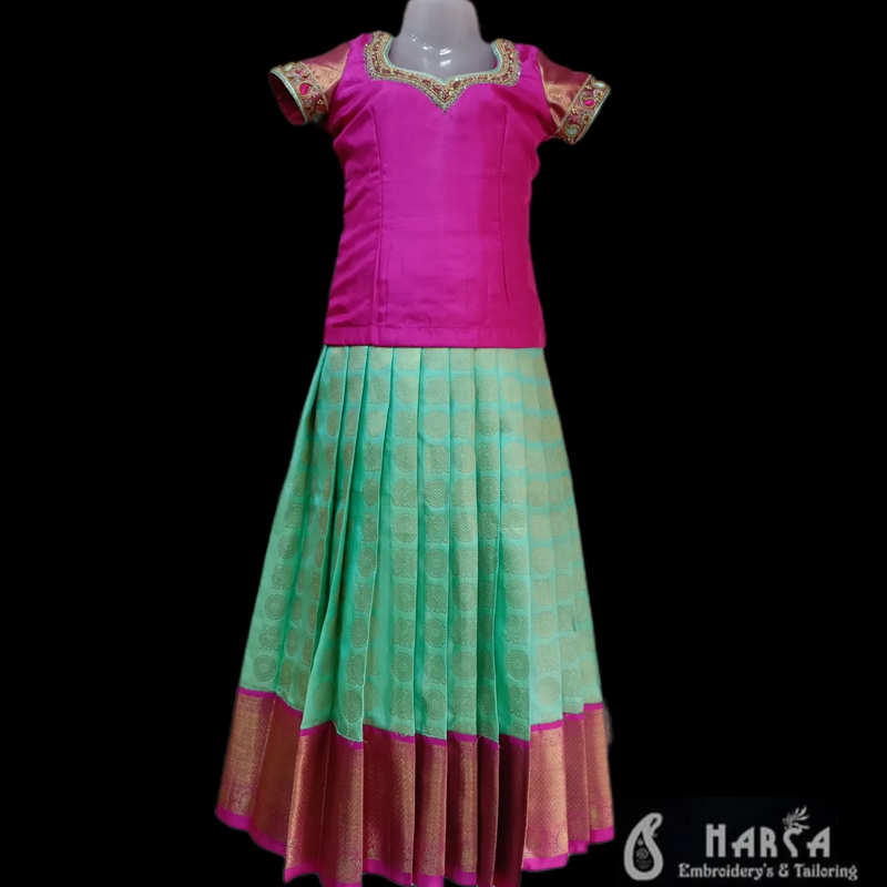 pattu pavadai